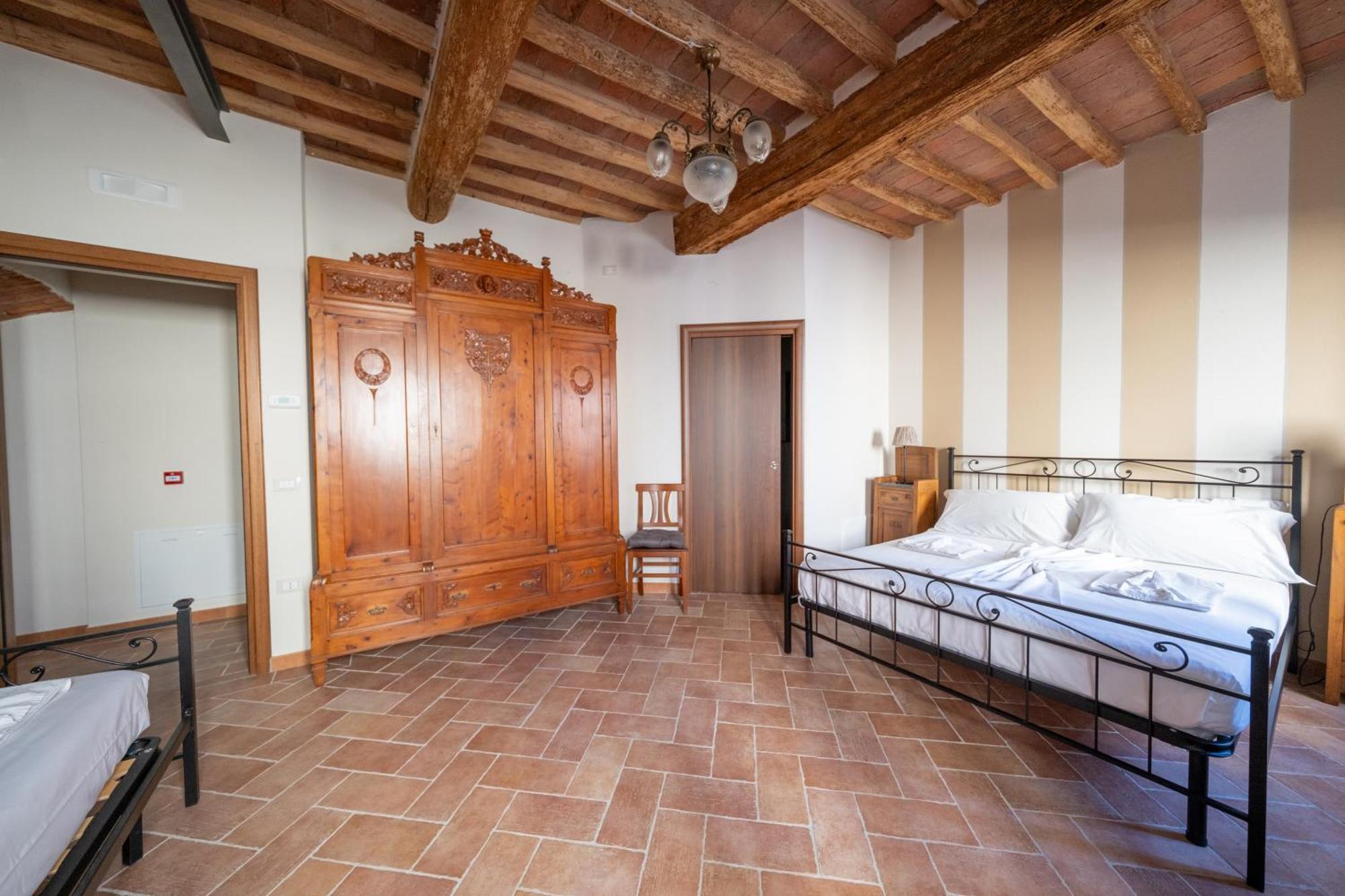 Il Leoncino Hotel Palaia Buitenkant foto