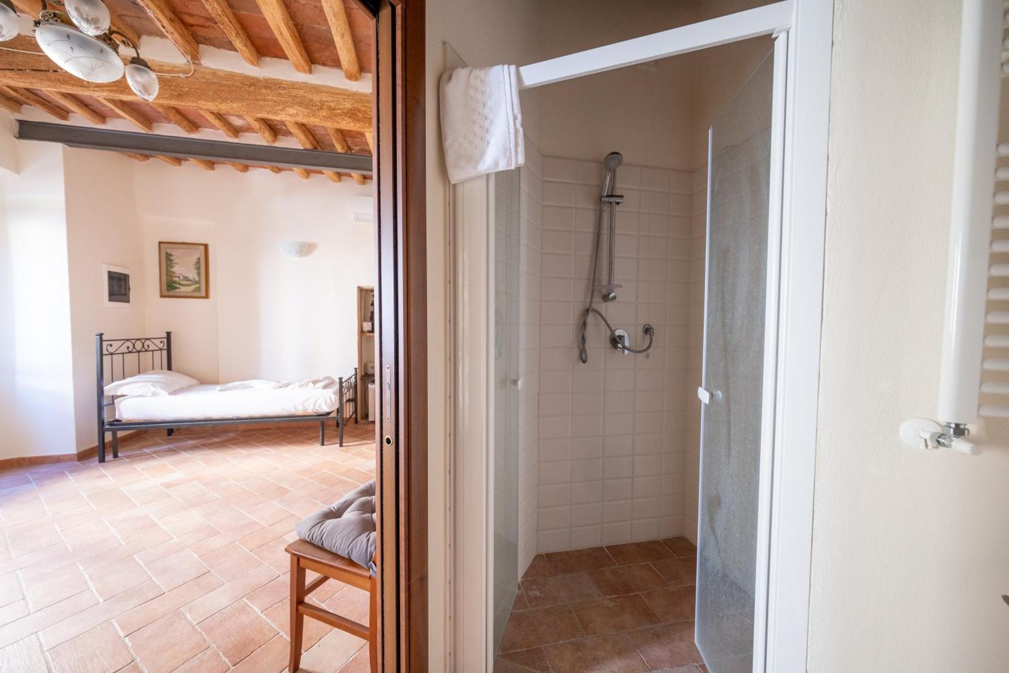 Il Leoncino Hotel Palaia Buitenkant foto