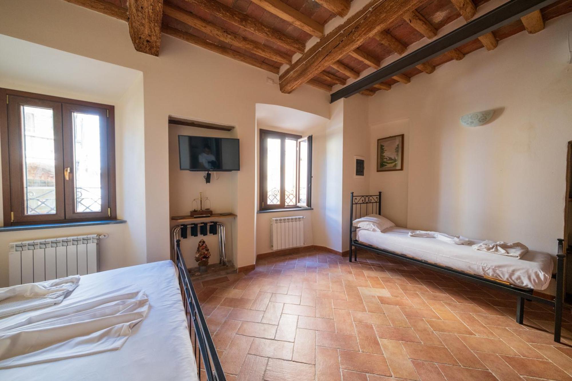 Il Leoncino Hotel Palaia Buitenkant foto